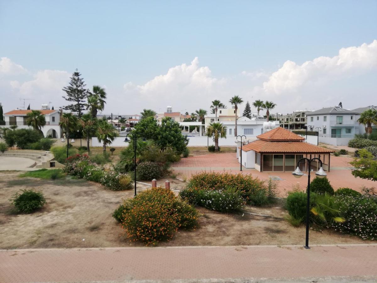 Ria Beach Sea View Apartment พีลา ภายนอก รูปภาพ